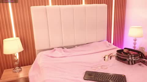 Snapshot of sensual_kim77 chatting on 06/05/26, 12:33 Sensual Kim77 online show from 06/05/26, 12:33