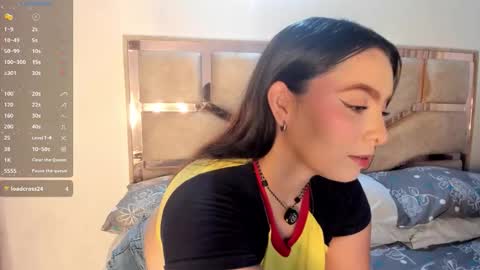 Snapshot of sensual_woman11 chatting on 01/31/26, 11:58 MIA online show from 01/31/26, 11:58