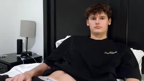 Cam online show from 05/01/26, 04:17