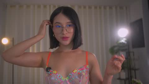 Maria- OF sensual bee online show from 01/09/25, 02:11
