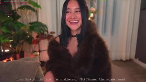 Maria- OF sensual bee online show from 11/20/25, 12:55