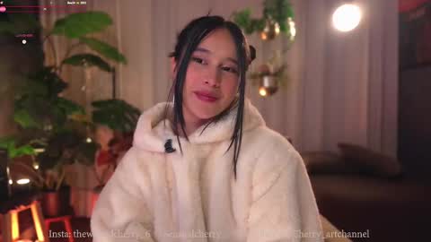 Maria- OF sensual bee online show from 11/21/25, 11:03