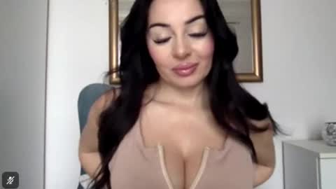 Snapshot of sensuallstella chatting on 11/27/25, 08:05 sensuallstella online show from 11/27/25, 08:05
