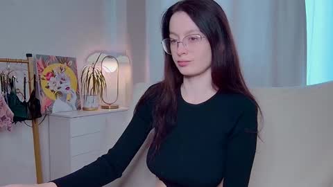 sensuallucy233 online show from 06/03/26, 10:40