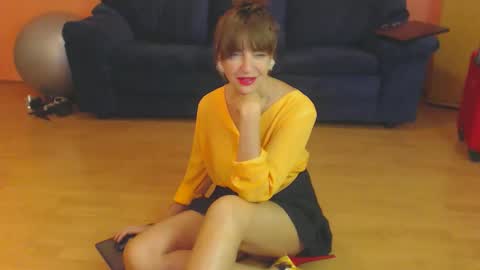 Snapshot of sensualmyra chatting on 11/20/25, 01:00 sensualmyra online show from 11/20/25, 01:00