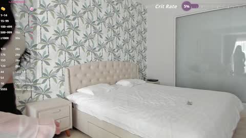 Snapshot of seon_mi chatting on 09/18/25, 12:12 Aya online show from 09/18/25, 12:12