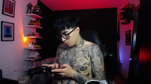 Snapshot of seong_dragon chatting on 10/26/25, 04:18 Seong online show from 10/26/25, 04:18