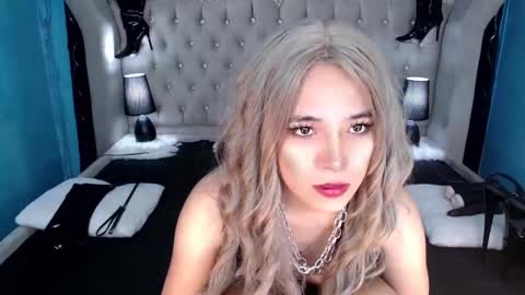 Chloe online show from 03/08/25, 01:57