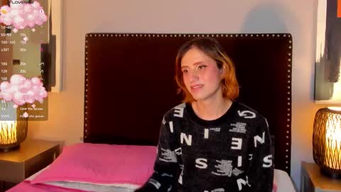 Snapshot of seraphine_star chatting on 02/20/26, 07:32 Seraphine star online show from 02/20/26, 07:32