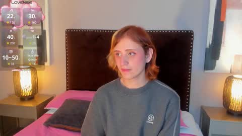 Snapshot of seraphine_star chatting on 03/25/26, 02:39 Seraphine star online show from 03/25/26, 02:39