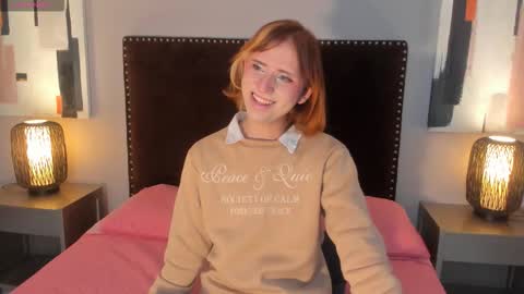 Snapshot of seraphine_star chatting on 03/27/26, 12:49 Seraphine star online show from 03/27/26, 12:49