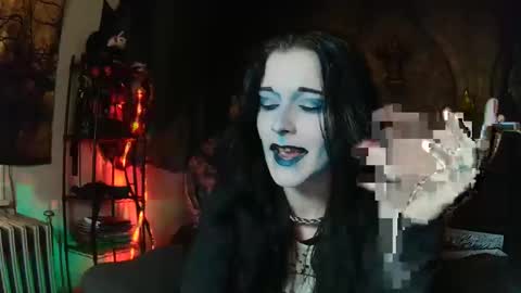 Snapshot of seraphinmunster chatting on 11/05/25, 06:08 Seraphin Munster online show from 11/05/25, 06:08