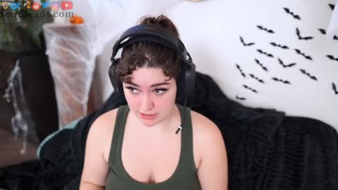 SeraReads online show from 10/29/25, 03:03