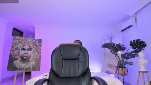 serena___ online show from 10/24/25, 06:48