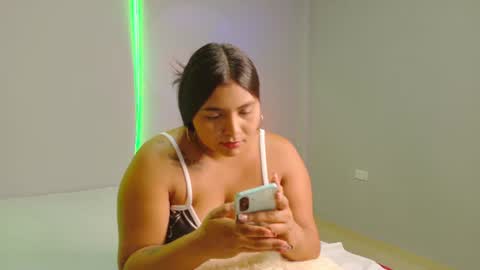 serena_glow online show from 06/15/26, 04:36
