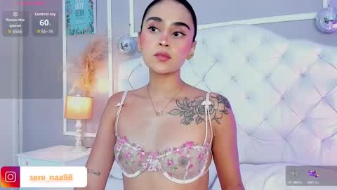 Snapshot of serena_jeyns chatting on 11/16/25, 08:36 SERE online show from 11/16/25, 08:36