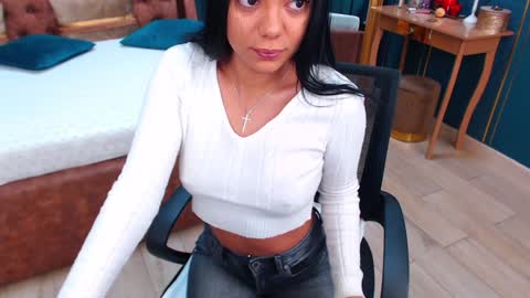 Snapshot of serena_mendez chatting on 12/07/24, 06:54 Serena online show from 12/07/24, 06:54