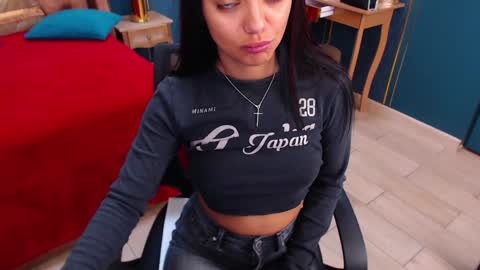 Snapshot of serena_mendez chatting on 01/07/25, 09:29 Serena online show from 01/07/25, 09:29