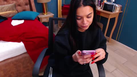 Snapshot of serena_mendez chatting on 01/08/25, 12:26 Serena online show from 01/08/25, 12:26