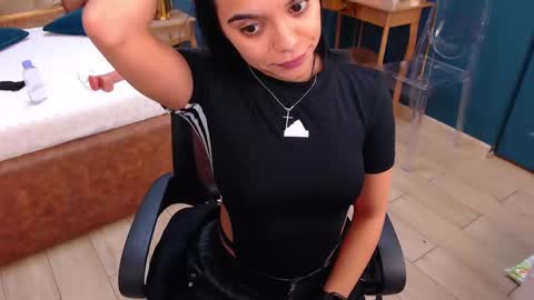Snapshot of serena_mendez chatting on 02/28/25, 09:58 Serena online show from 02/28/25, 09:58