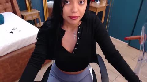 Snapshot of serena_mendez chatting on 03/02/25, 10:45 Serena online show from 03/02/25, 10:45