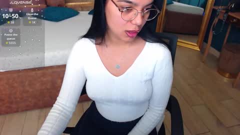 Snapshot of serena_mendez chatting on 10/06/25, 03:04 Serena online show from 10/06/25, 03:04