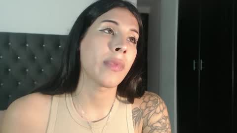 Snapshot of serenaroussee chatting on 11/16/25, 12:05 sararoussee online show from 11/16/25, 12:05