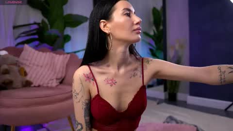 Serena online show from 11/11/25, 10:59