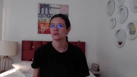 sereneclarks_ online show from 12/23/24, 11:57