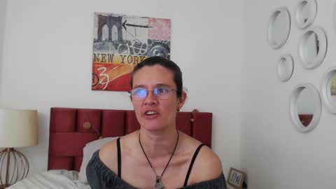 sereneclarks_ online show from 12/30/24, 06:27