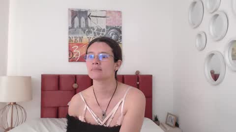 sereneclarks_ online show from 01/06/25, 05:49