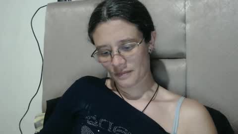 sereneclarks_ online show from 01/16/25, 12:02