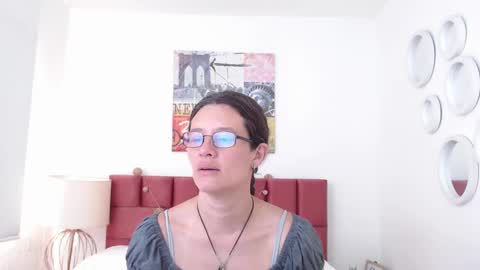 sereneclarks_ online show from 01/28/25, 12:32