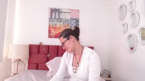 sereneclarks_ online show from 01/29/25, 06:28
