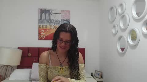 sereneclarks_ online show from 02/12/25, 12:44