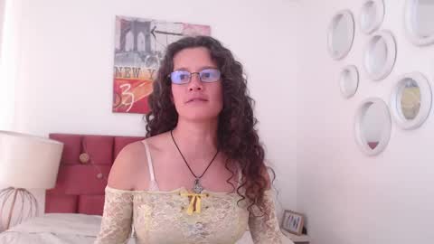 sereneclarks_ online show from 02/12/25, 06:51
