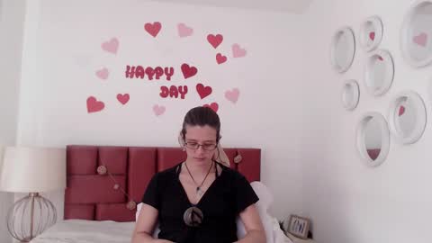 sereneclarks_ online show from 02/18/25, 06:15