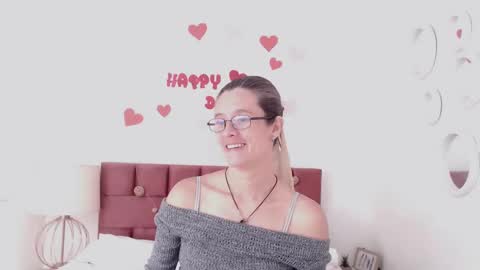 sereneclarks_ online show from 02/19/25, 03:38