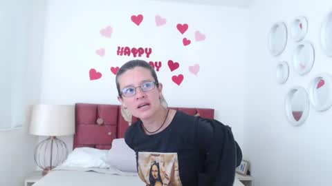 sereneclarks_ online show from 02/20/25, 12:25