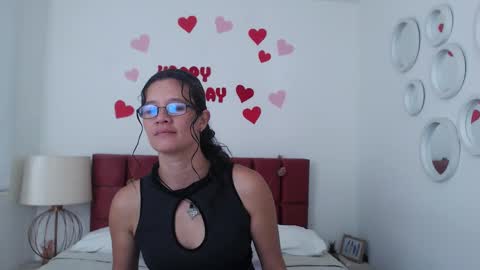 sereneclarks_ online show from 02/22/25, 12:40