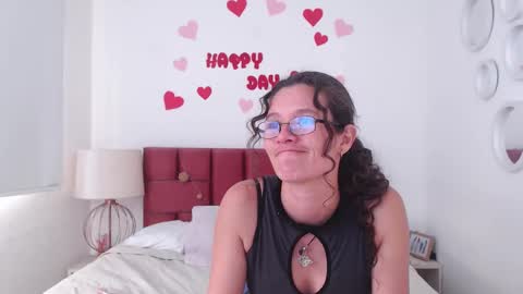 sereneclarks_ online show from 02/22/25, 06:52