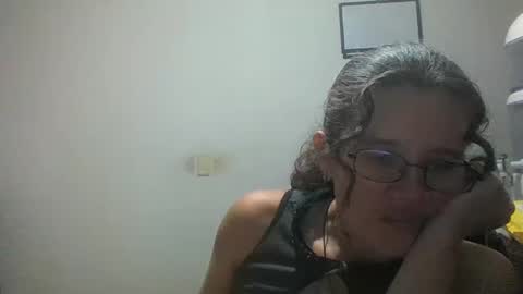 sereneclarks_ online show from 02/22/25, 09:59