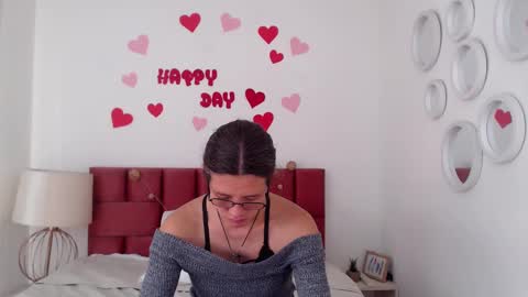 sereneclarks_ online show from 03/01/25, 06:43