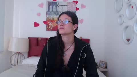 sereneclarks_ online show from 03/03/25, 12:37