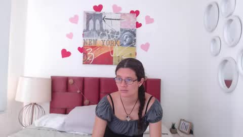 sereneclarks_ online show from 03/07/25, 04:00