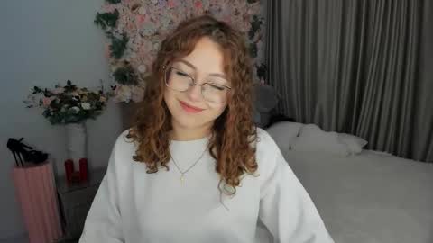 Snapshot of sereneflame chatting on 09/25/25, 04:11 Ophelia online show from 09/25/25, 04:11