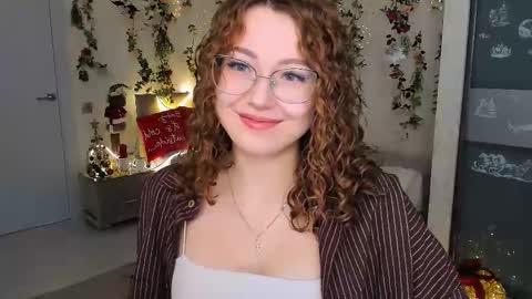 Snapshot of sereneflame chatting on 12/14/25, 10:09 Ophelia online show from 12/14/25, 10:09