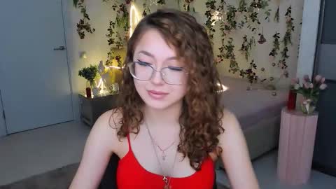 Snapshot of sereneflame chatting on 02/05/26, 04:11 Ophelia online show from 02/05/26, 04:11