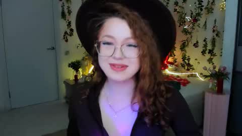 Snapshot of sereneflame chatting on 03/05/26, 04:47 Ophelia online show from 03/05/26, 04:47