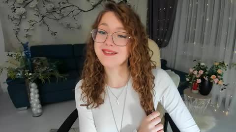 Snapshot of sereneflame chatting on 03/07/26, 04:59 Ophelia online show from 03/07/26, 04:59